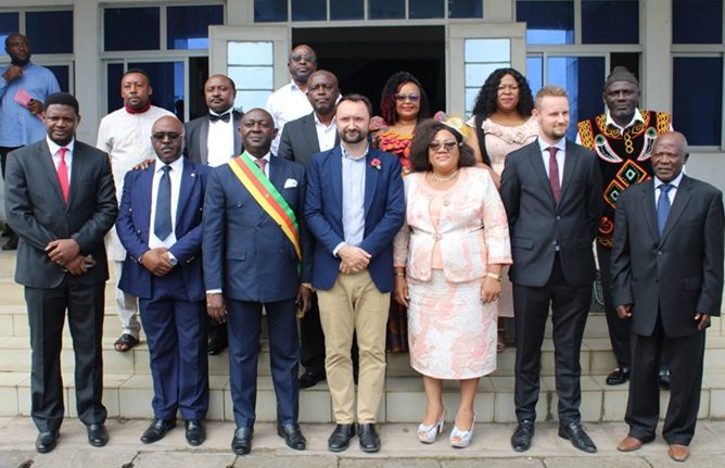 The British High Commissioner to Cameroon visit the Buea Council